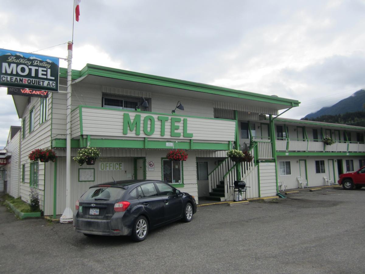 Bulkley Valley Motel New Hazelton Eksteriør billede